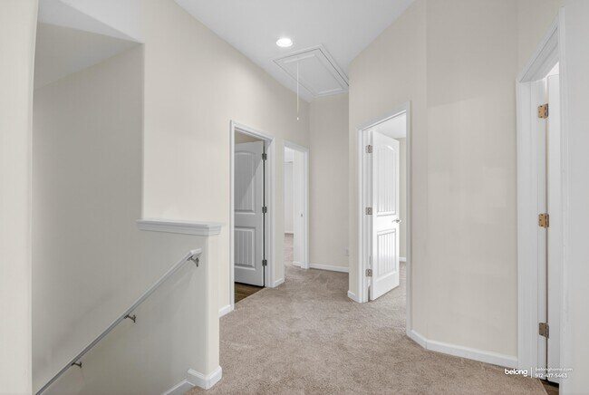 Building Photo - 98 Crystal Lake Dr