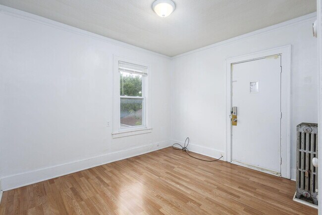 Building Photo - 4224 Lois St
