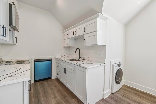 Building Photo - 4056 Biltmore Ave