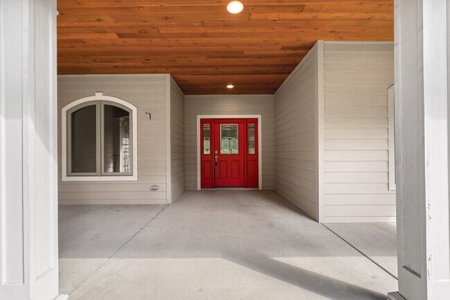 Building Photo - 6 Bed 4 Bath Daylight Rancher on Acreage in Mead School District.  Absolutely Gorgeous