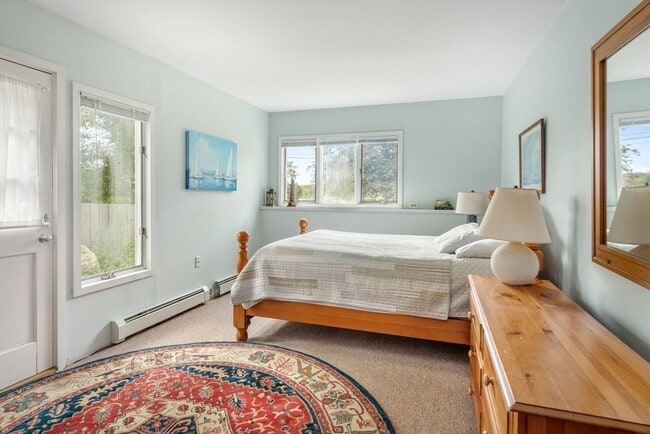 Building Photo - 540 River Rd