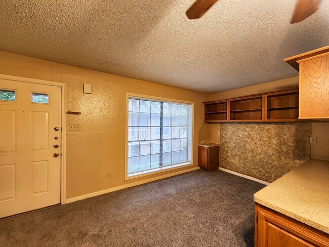 Building Photo - 1311 Antoine Dr