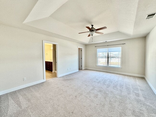Building Photo - 4-Bedroom Home Ready 07-10-26!! Gourmet Kitchen - Fenced Backyard - Pet Friendly!
