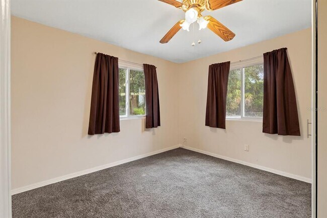 Building Photo - 2526 26th St S