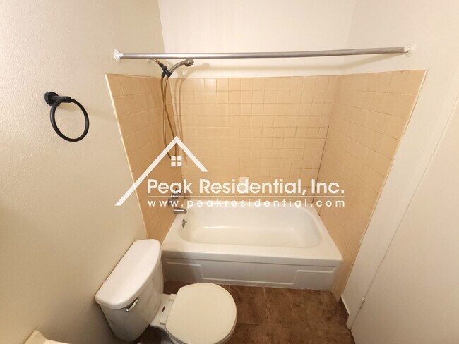 Building Photo - 41 La Fresa Ct