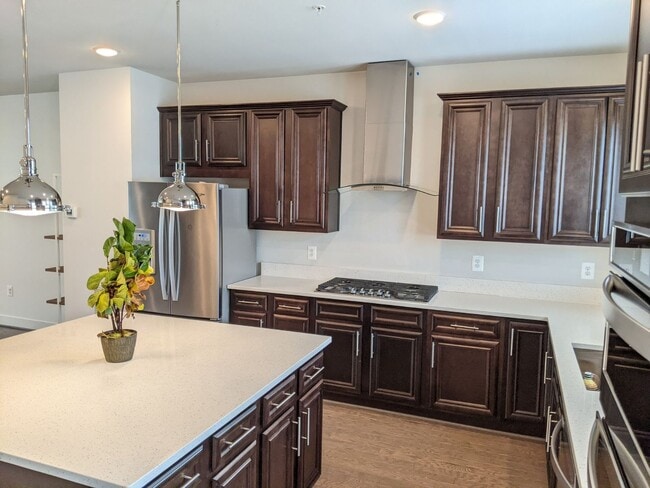 Building Photo - Gorgeous Newer Build (2019) 4 level townho...