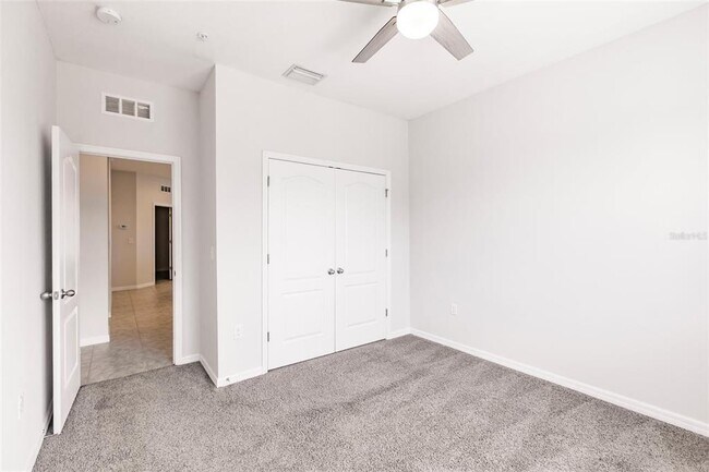 Building Photo - 3215 Oriole Dr