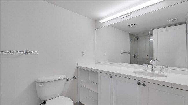 Building Photo - 555 NE 34th St