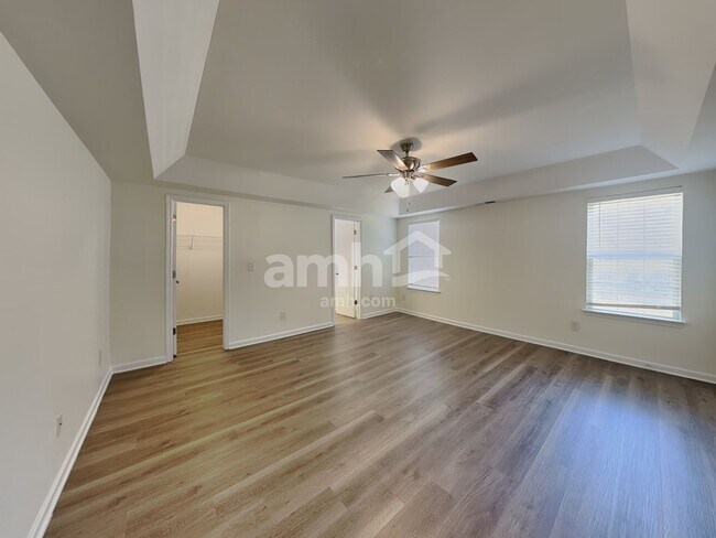 Building Photo - 8730 Royal Bluff Dr