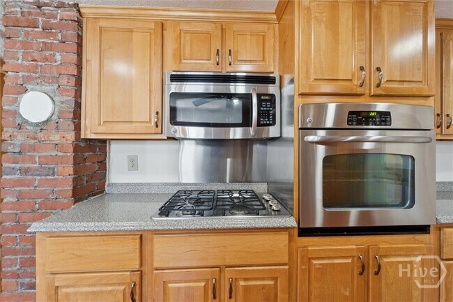 Building Photo - 742 E Park Ave