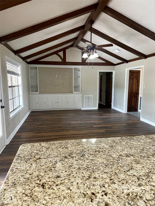 Building Photo - 103 Wroxton Dr