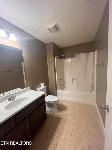 Building Photo - 5408 Oak Harbor Ln