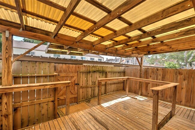 Building Photo - 1141 Country Pl Dr