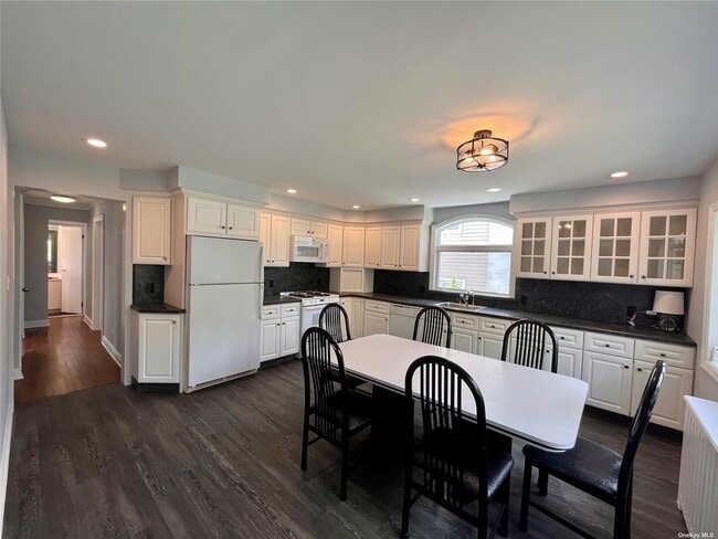 Building Photo - 3266 Brower Ave