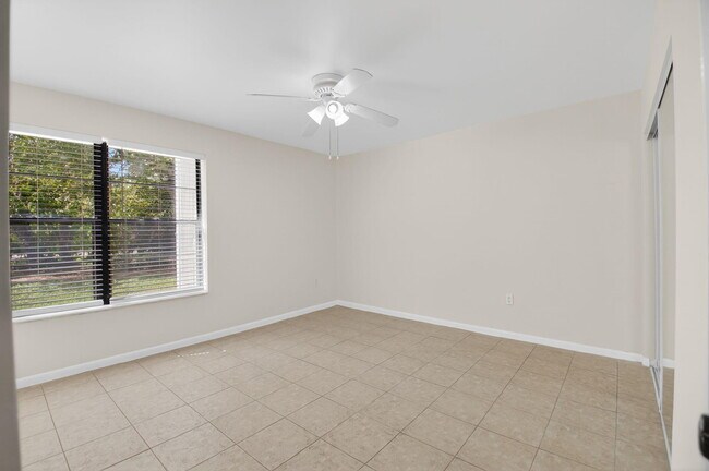 Building Photo - 10157 La Reina Rd