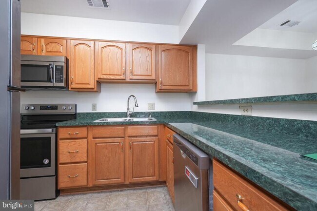 Building Photo - 5800 Inman Park Cir