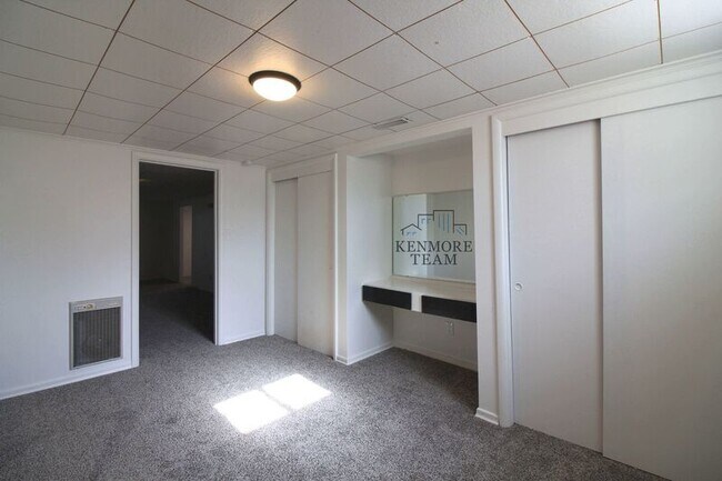 Building Photo - 419 S Irby St