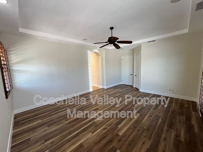 Building Photo - 135 Tesori Dr
