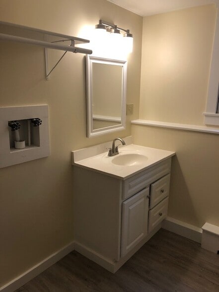 Building Photo - 19 Fitch Rd