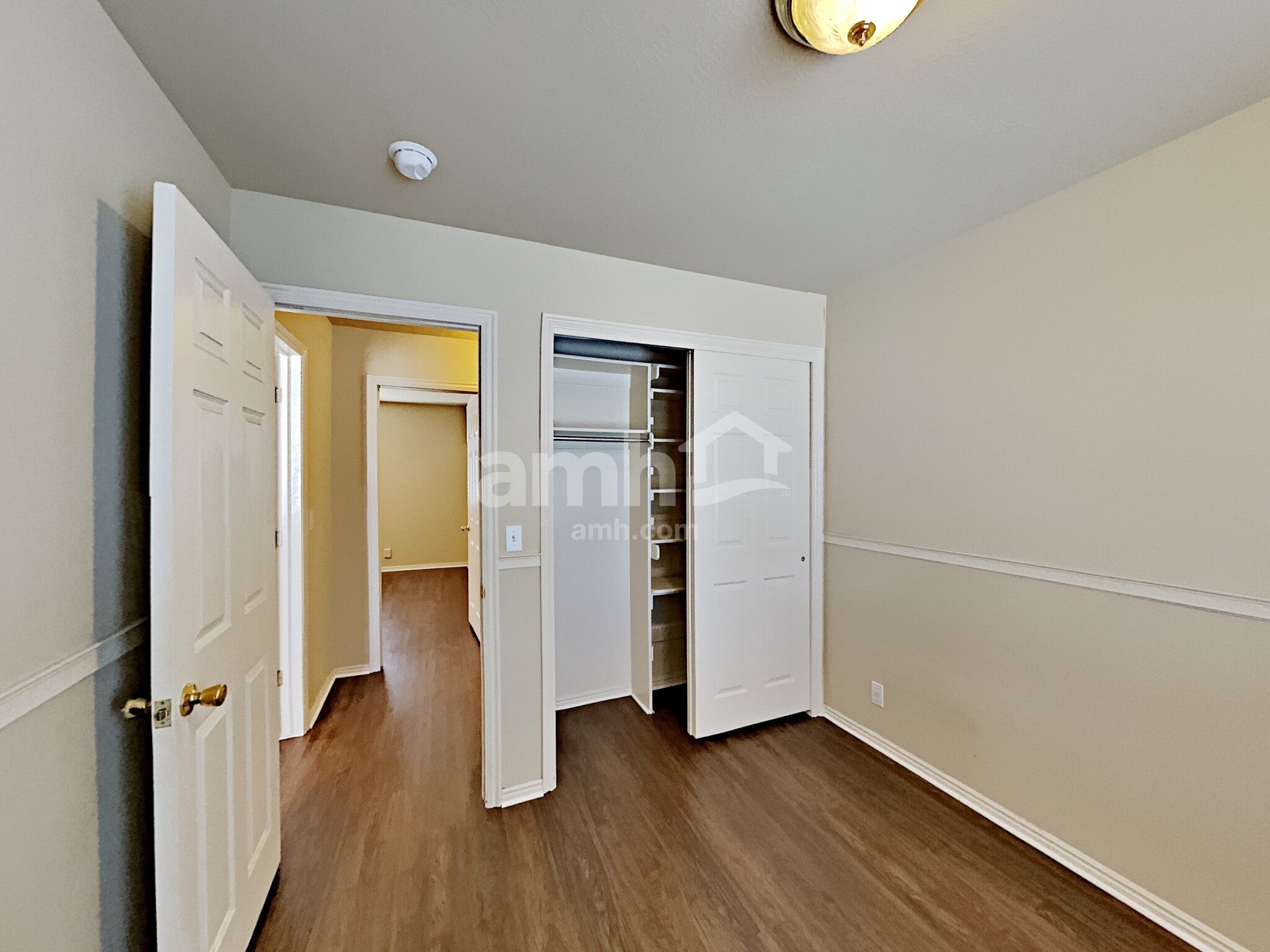 Building Photo - 128 E 350 S