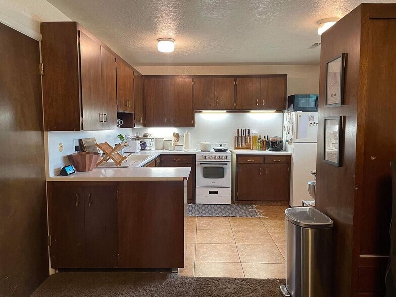 Building Photo - 80 N 200 E