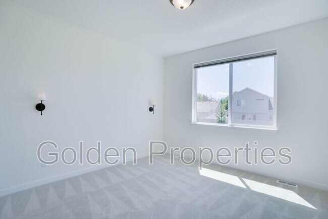 Building Photo - 7768 N Girard Cir