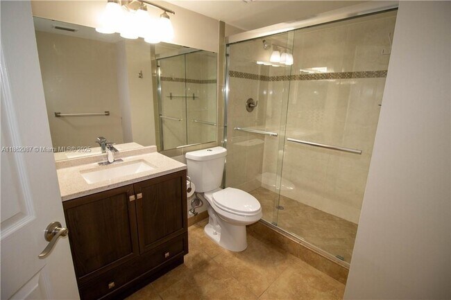 Building Photo - 917 Coral Club Dr