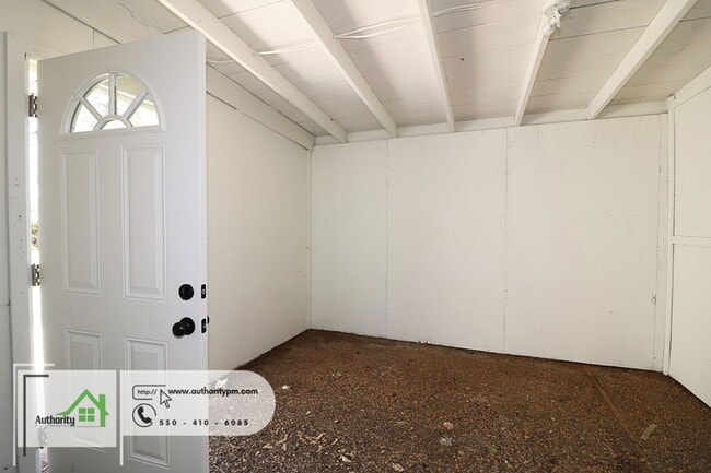 Building Photo - 8759 Airport Rd