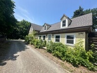 Building Photo - Spacious 4–5 Bedroom Home on French Island – Old Town