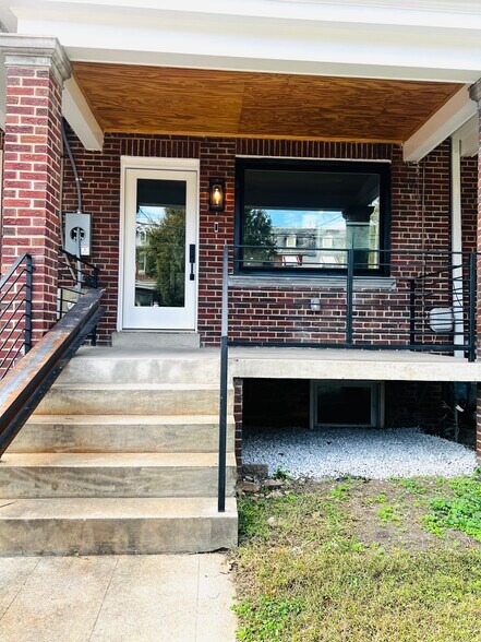 Building Photo - 5612 2nd Pl NW