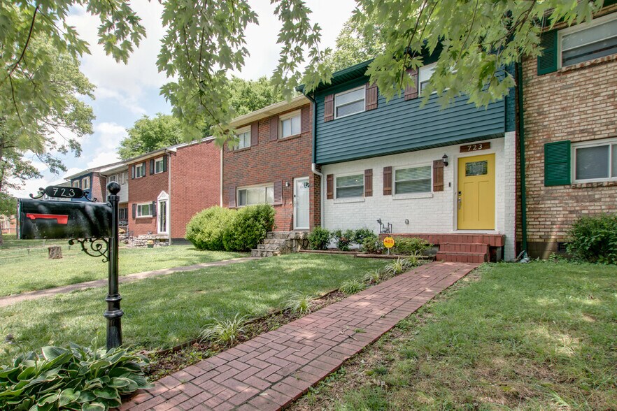 Front Exterior - 723 Joseph Ave