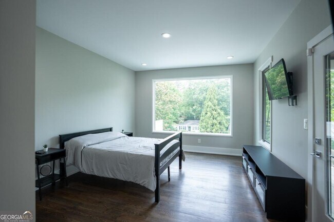 Building Photo - 1099 Vista Trail NE