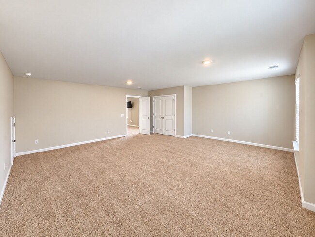 Building Photo - 833 Kirby Ct