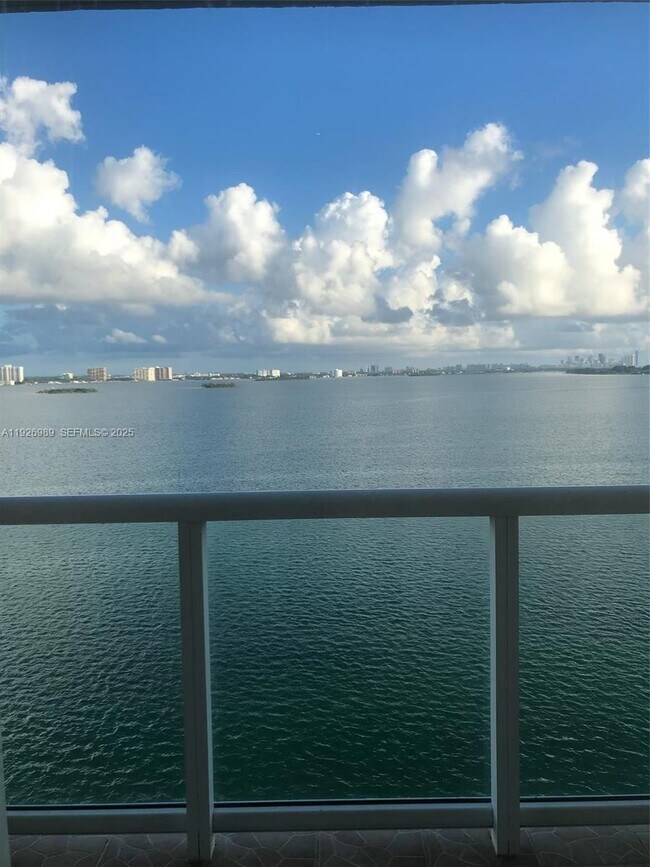 Building Photo - 1625 Kennedy Cswy