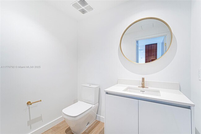 Building Photo - 2678 Tigertail Ave
