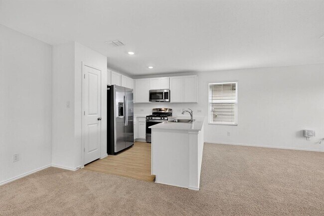 Building Photo - 178 Sormonne Lp