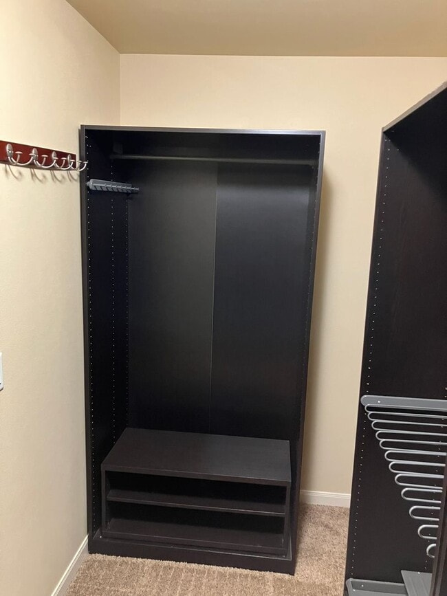 Building Photo - Beautiful Craftsman Style Home in Felida - 3 Bedroom/2.5 Bath - Available for showing on 3/30!