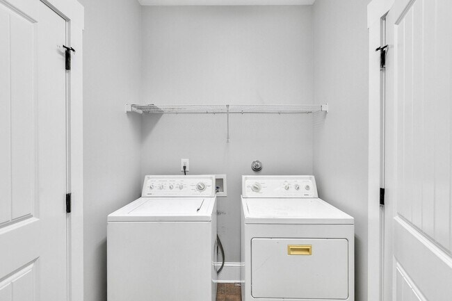 Building Photo - West Azalea 3Bedroom Home Coming Soon!