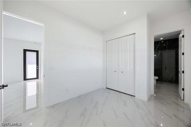 Building Photo - 1051 Marine Ave S