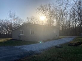 Building Photo - 533 Jericho Rd