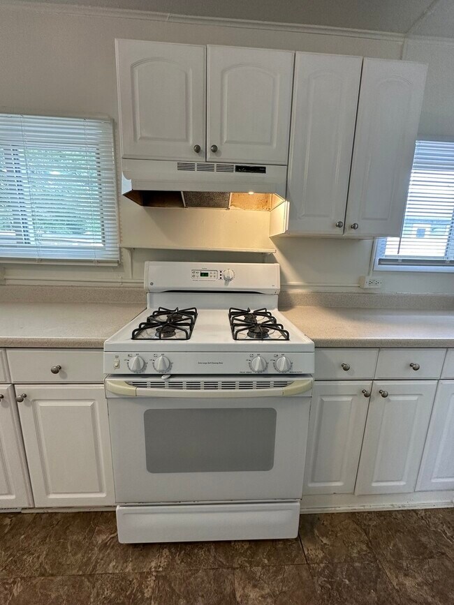 Building Photo - 1837 S 7th Ave