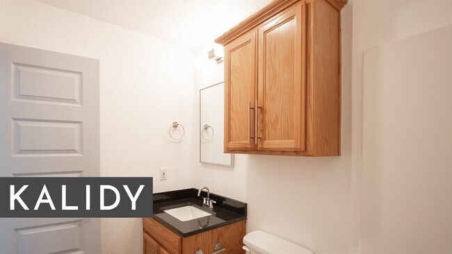 Building Photo - 5004 SE 52nd St