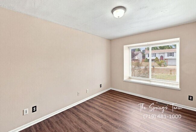 Building Photo - 3060 Maverick Dr