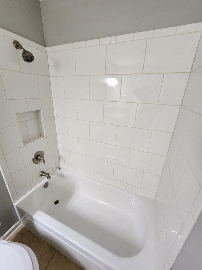 Building Photo - 365 Winding River Dr