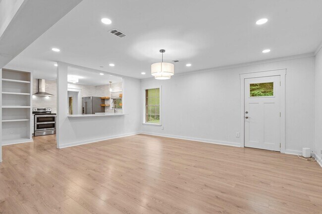 Building Photo - 3333 Meadow Hill Rd