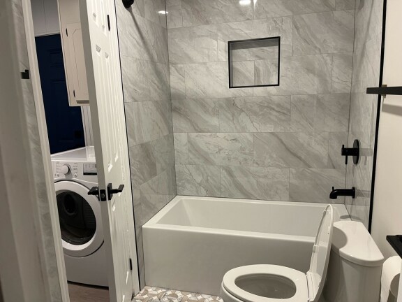 Building Photo - 3911 Victory Dr SW