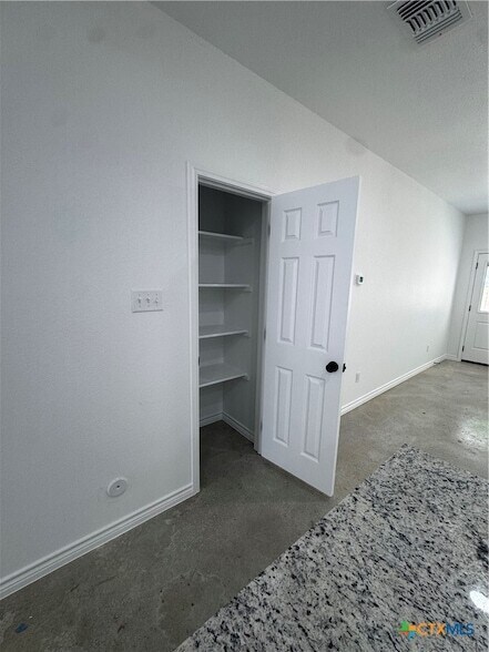 Building Photo - 209 Elbert Ln