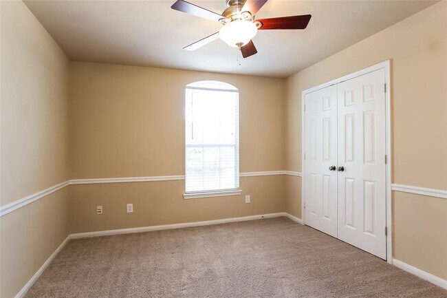 Building Photo - 15015 Misty Stone Ct