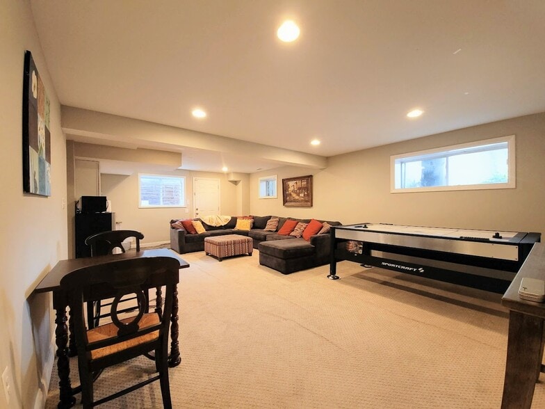 Basement / Gameroom - 9605 Singleton Dr
