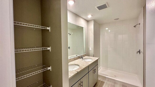 Building Photo - 5852 Ocean Isle Dr